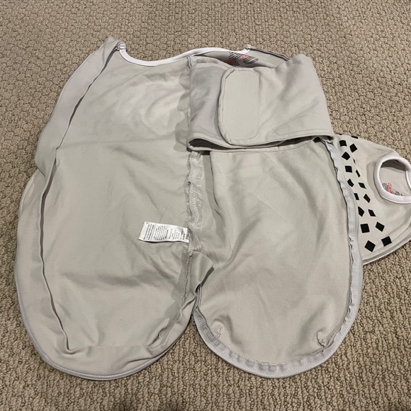 Nanit Swaddle & Breathing Band (never used) - Picture 3 of 3